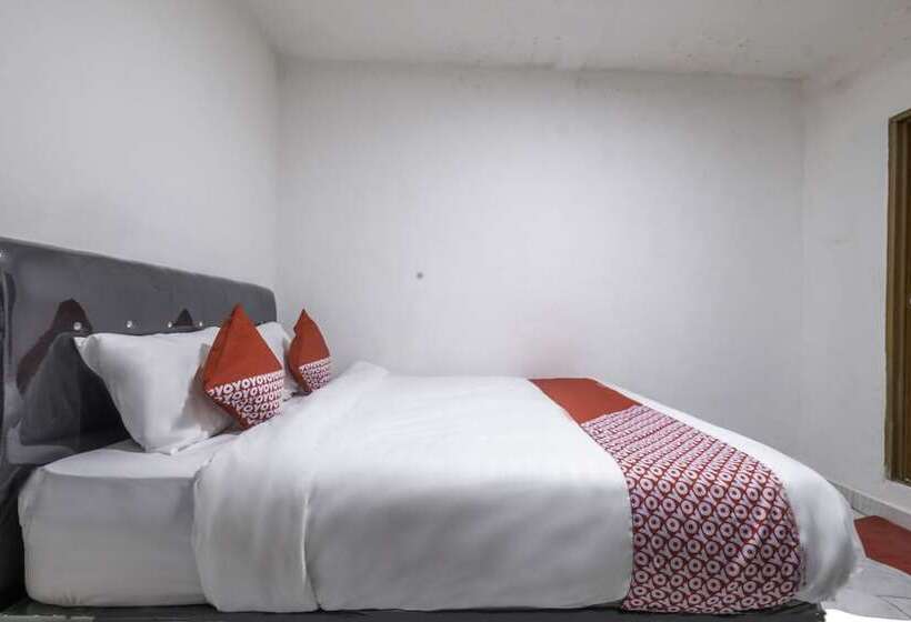 هتل Oyo 2391 Baladewa Residence Syariah