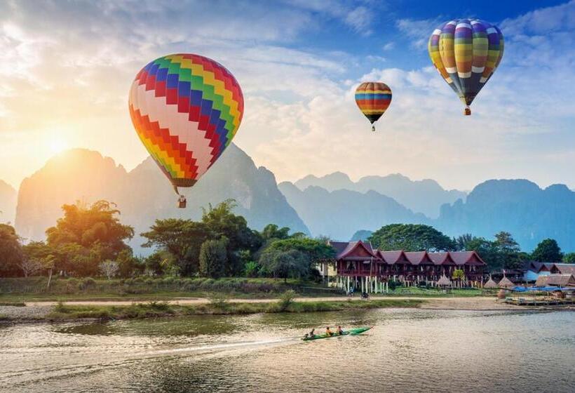 هتل Vang Vieng Camellia