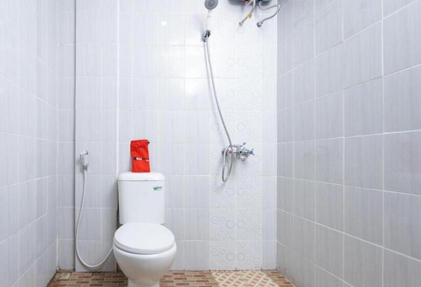 پانسیون Reddoorz Hostel @ Malang City Center 2