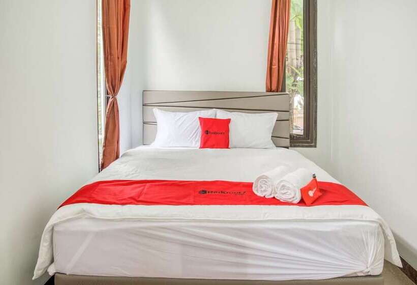 پانسیون Reddoorz Near Taman Mini Jakarta