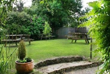 هاستل The Butterleigh Inn