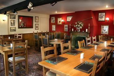 هاستل The Butterleigh Inn