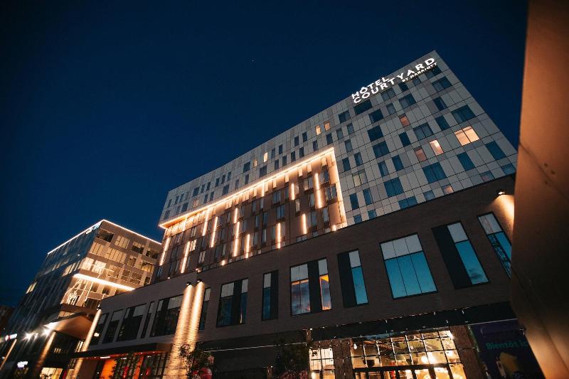 هتل Courtyard By Marriott Montreal Brossard