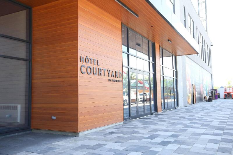 هتل Courtyard By Marriott Montreal Brossard