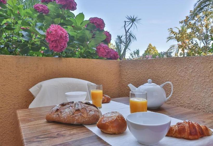 Отель Pierre Et Vacances Résidence Amandine