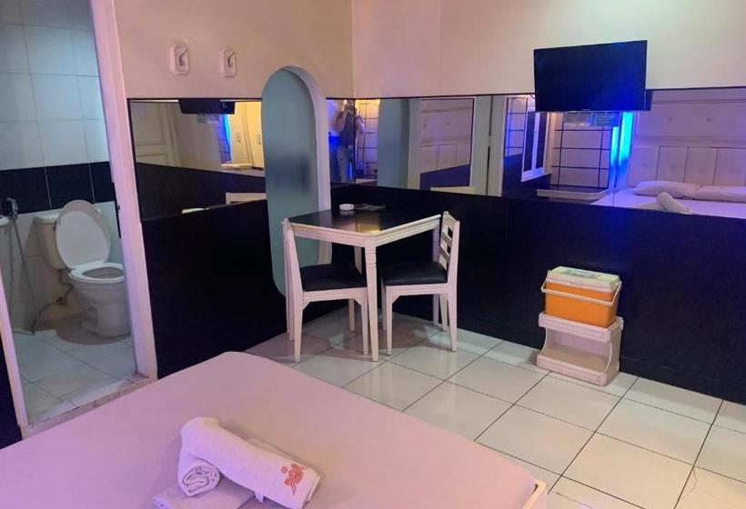 בית מלון כפרי Town And Country Reposo