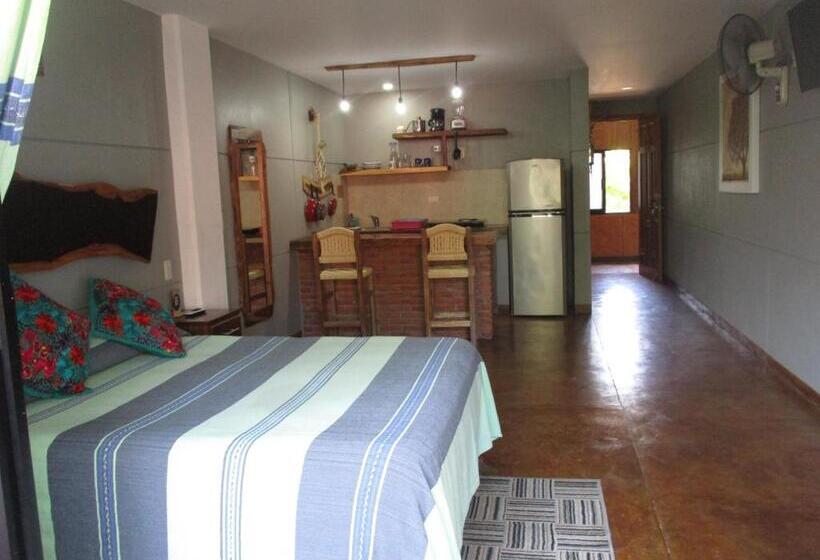 Madre Tierra Hotel & Coworking & Hostal