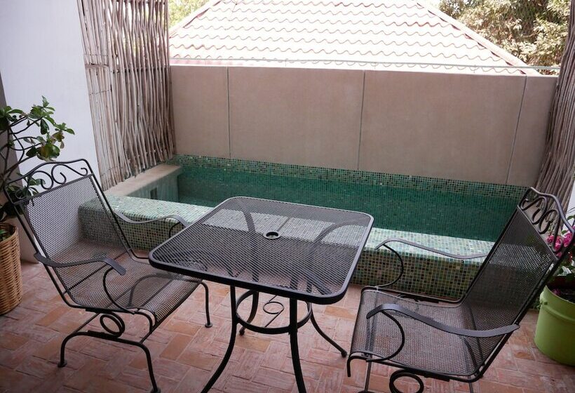 Madre Tierra Hotel & Coworking & Hostal