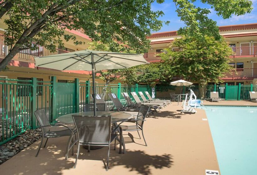 Best Western Plus Orchid Hotel & Suites