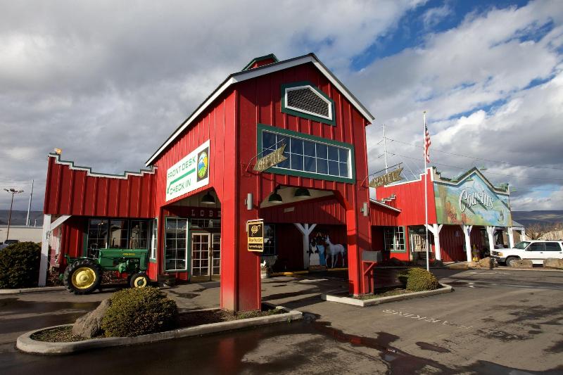 호텔 Cousin S Country Inn