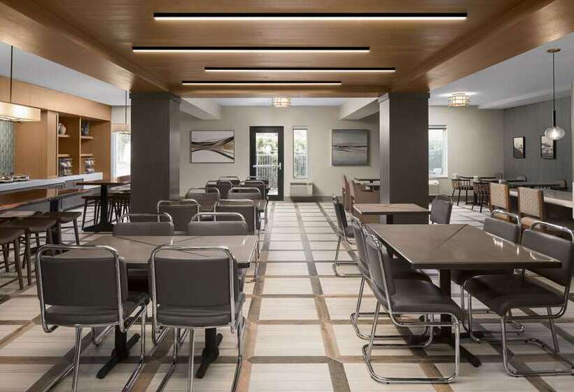 فندق Doubletree By Hilton Salem