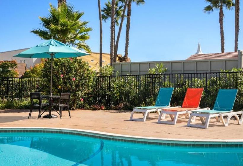 فندق Howard Johnson By Wyndham San Diego State University Area