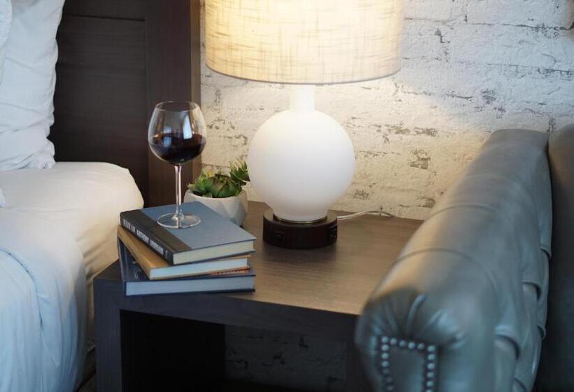 فندق Oxford Suites Chico