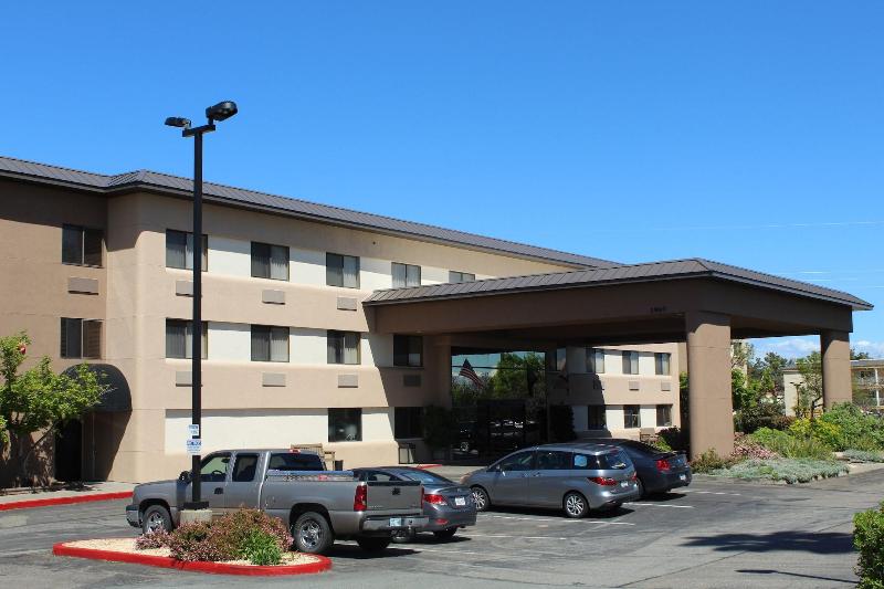 فندق Oxford Suites Redding