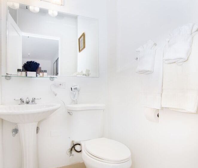 فندق Palm Beach Historic Inn