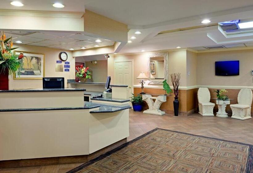 هتل Paradise Plaza Inn