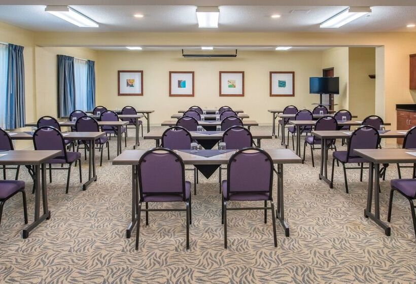فندق Doubletree By Hilton Salem