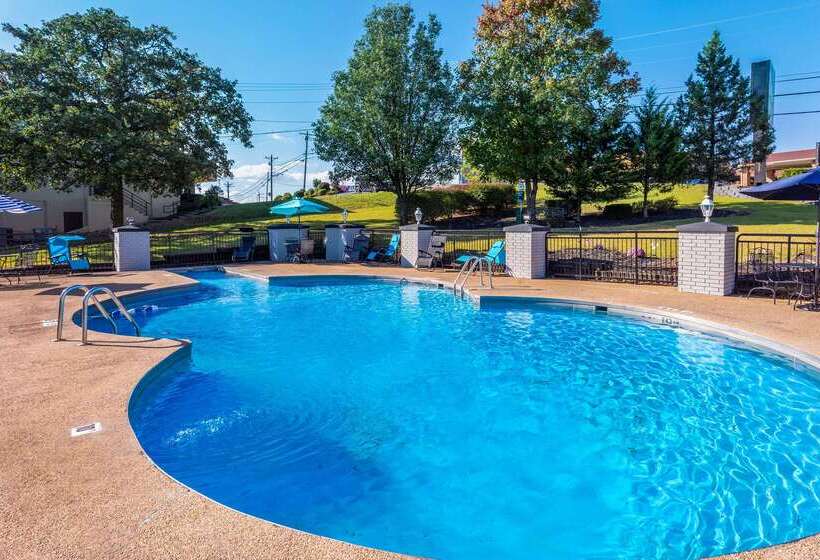 هتل Quality Inn Branson On The Strip
