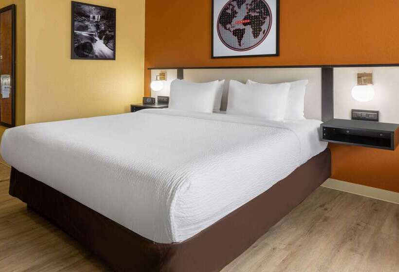 فندق Ramada By Wyndham Rome / Verona