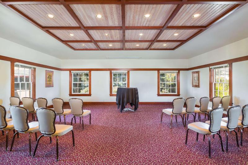 هتل The Pierpont Inn