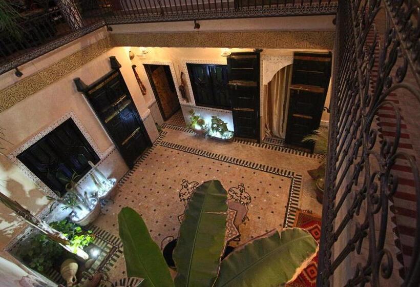 تختخواب و صبحانه Riad Makene Mouchkill
