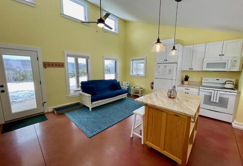 בית מלון כפרי Fat Sheep Farm & Cabins