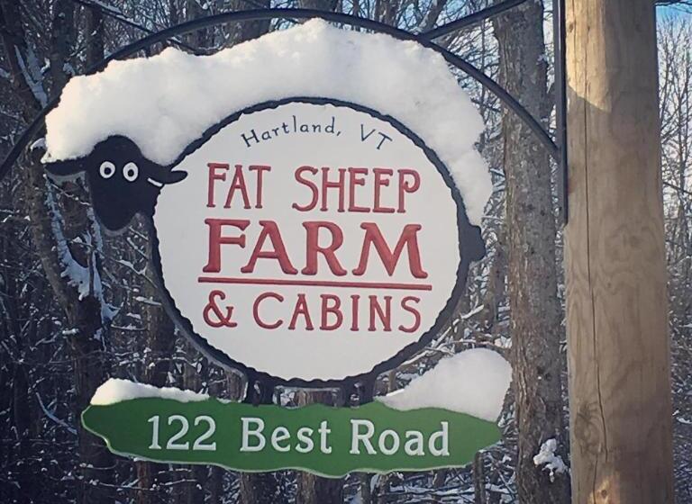 בית מלון כפרי Fat Sheep Farm & Cabins