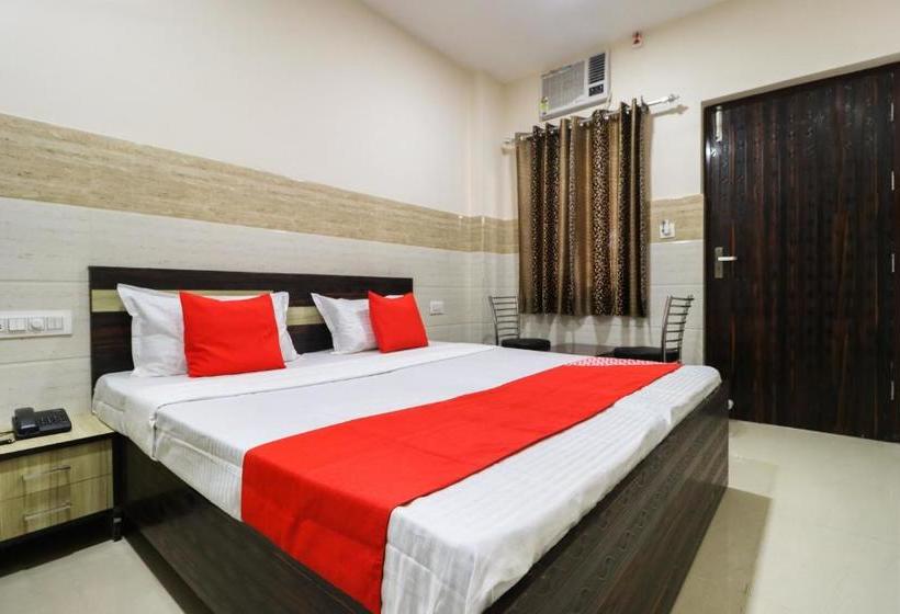 فندق Oyo 49095 K Fort