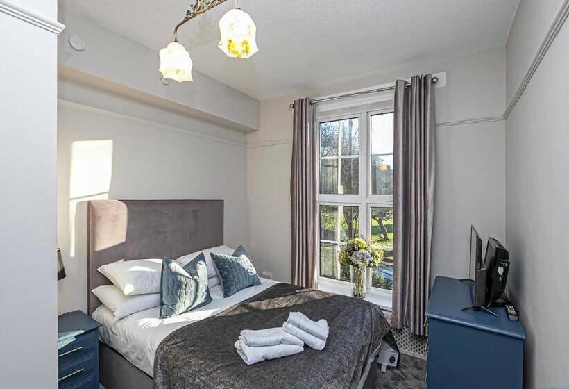 Pages Hotel And Guesthouse