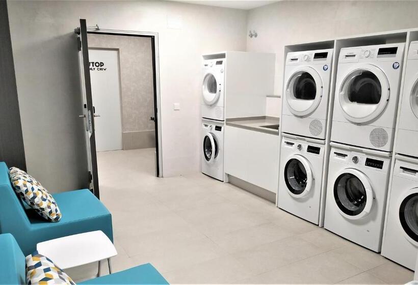 Ahoy Apartments
