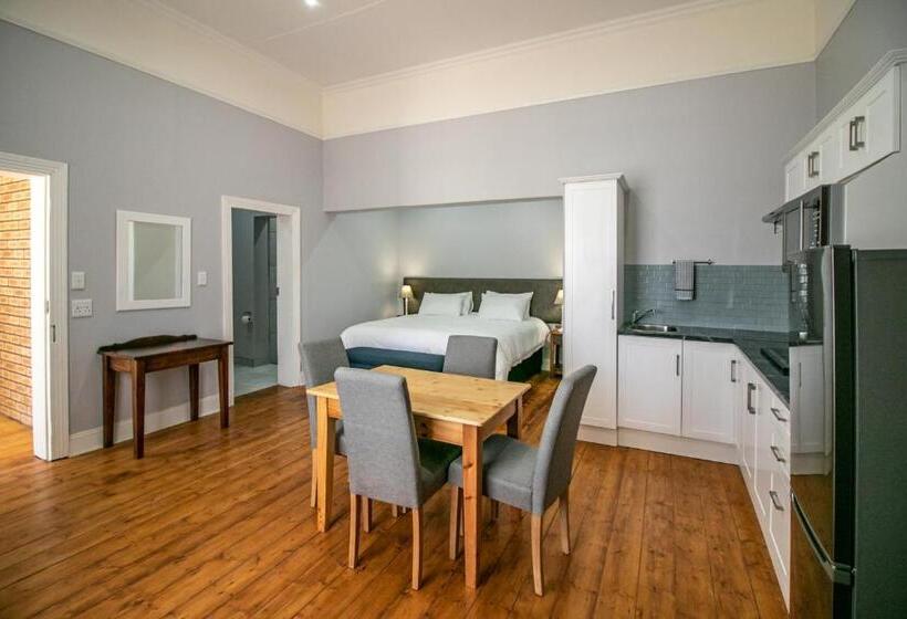 פנסיון Victorian Square Guesthouse