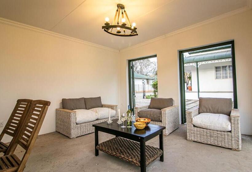 פנסיון Victorian Square Guesthouse