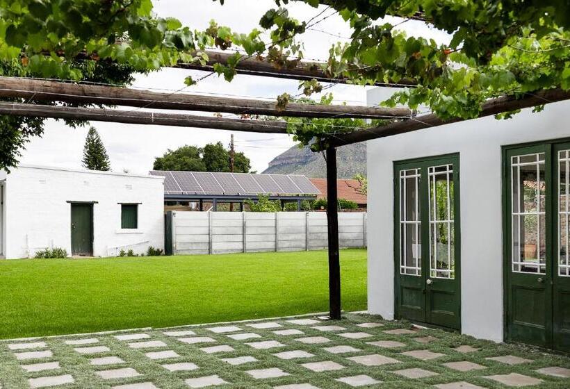 פנסיון Victorian Square Guesthouse