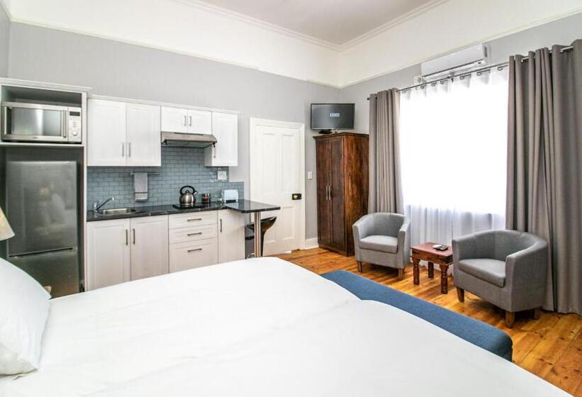 פנסיון Victorian Square Guesthouse