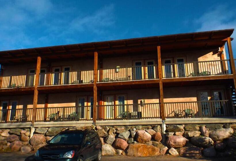 هاستل Timberland Inn
