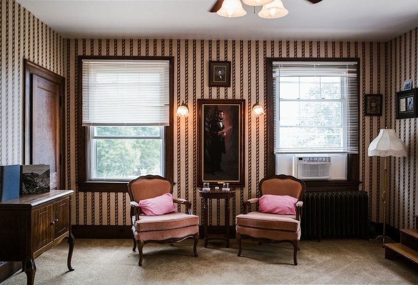 Brownsville Road House Bed & Breakfast