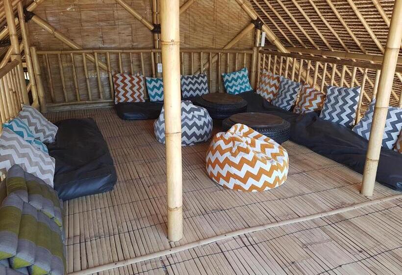 هتل Captain Goodtimes