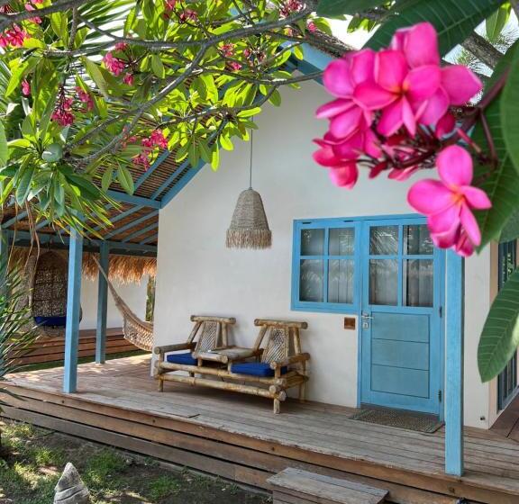 هتل Captain Goodtimes