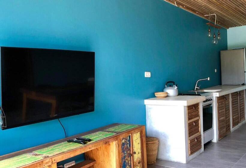 هتل Captain Goodtimes