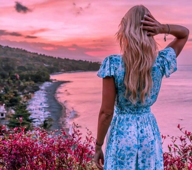 پانسیون Waenis Sunset View Hotel And Restaurant, Amed, Bali