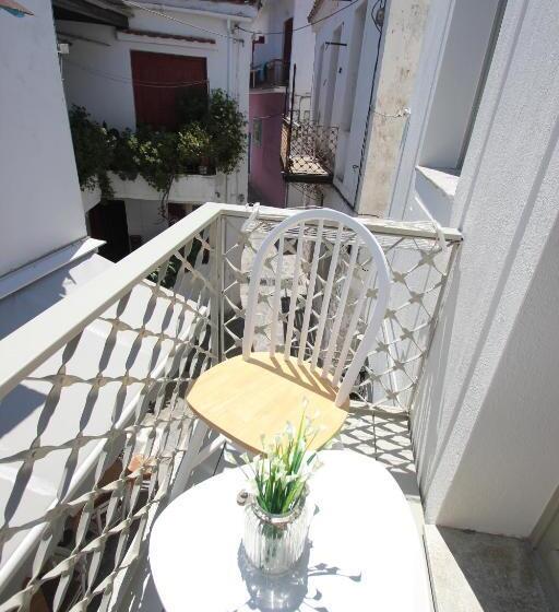تختخواب و صبحانه L Anima Boutique Suites