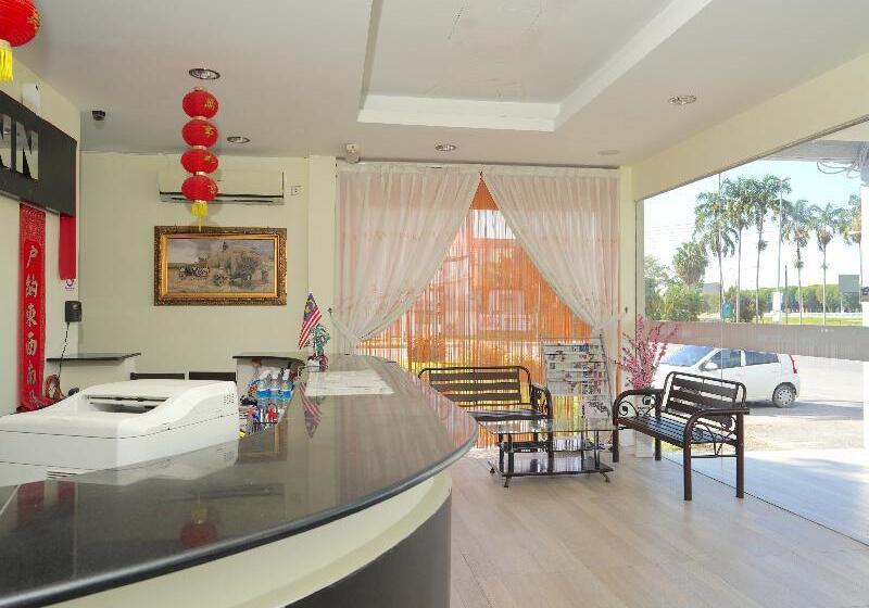 هتل Utama Inn By Oyo Rooms