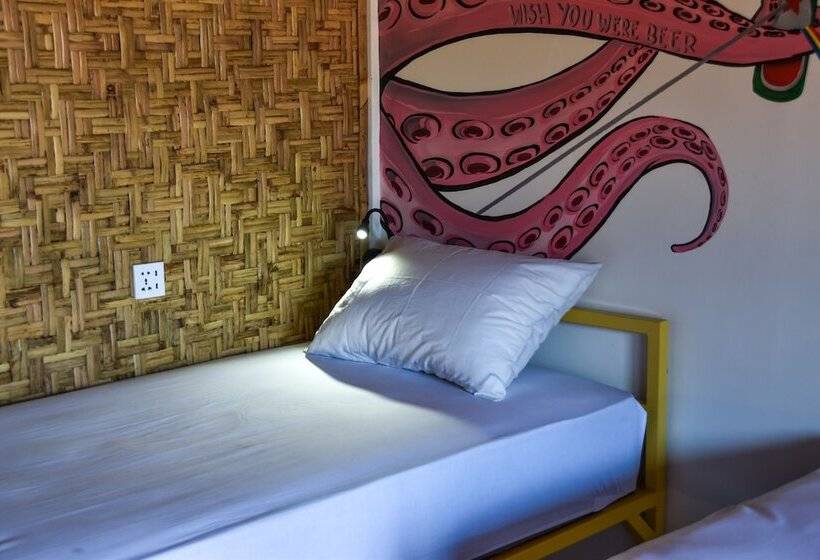 Mad Monkey Gili Trawangan   Hostel