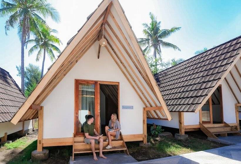 Mad Monkey Gili Trawangan   Hostel