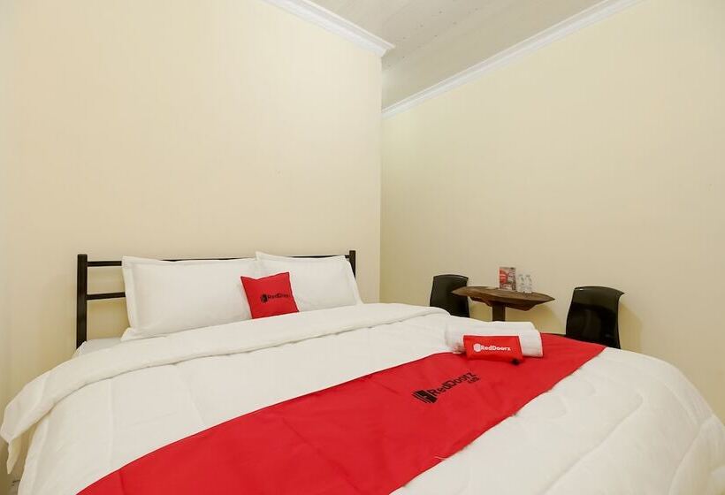 پانسیون Reddoorz Near Tahura Berastagi