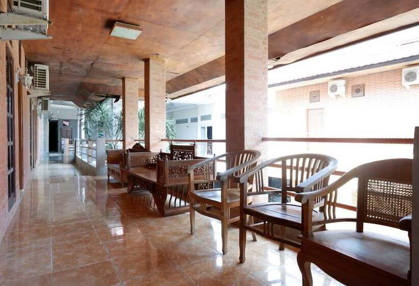 펜션 Reddoorz Plus At Hotel Srikandi Kendari