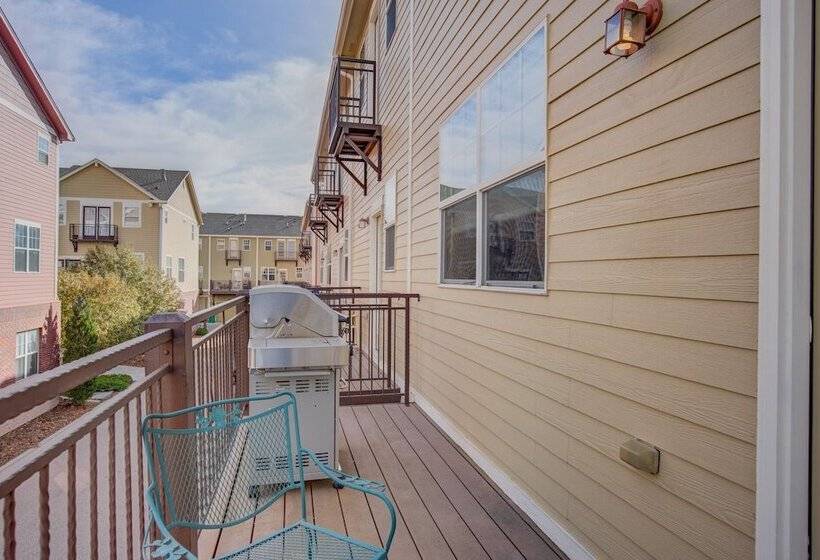 Urban Practicality! 3 Beds, Patios & Dog Friendly