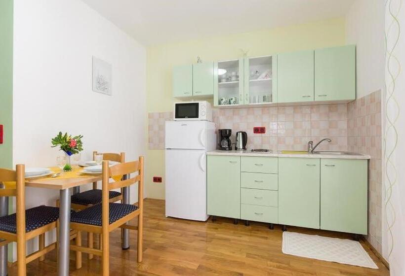 بنسيون Apartments Bionda