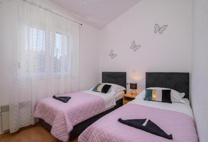 هتل Apartments Kasalo