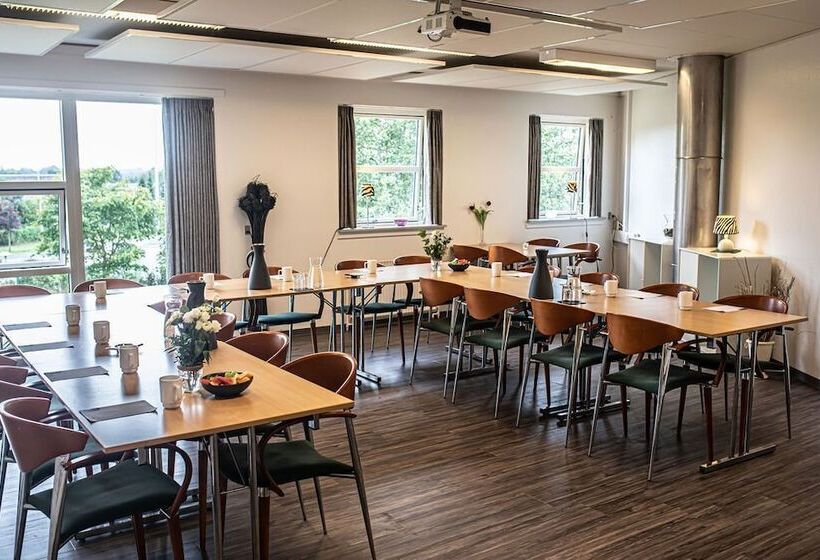 هتل Givskud Zoo Hostel